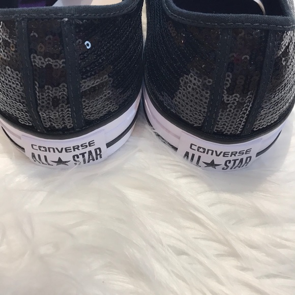 Converse black womans low top shoe size 12 - Picture 3 of 6